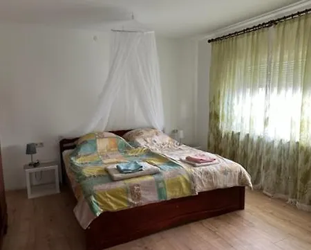 Haus Anneliese Apartment *